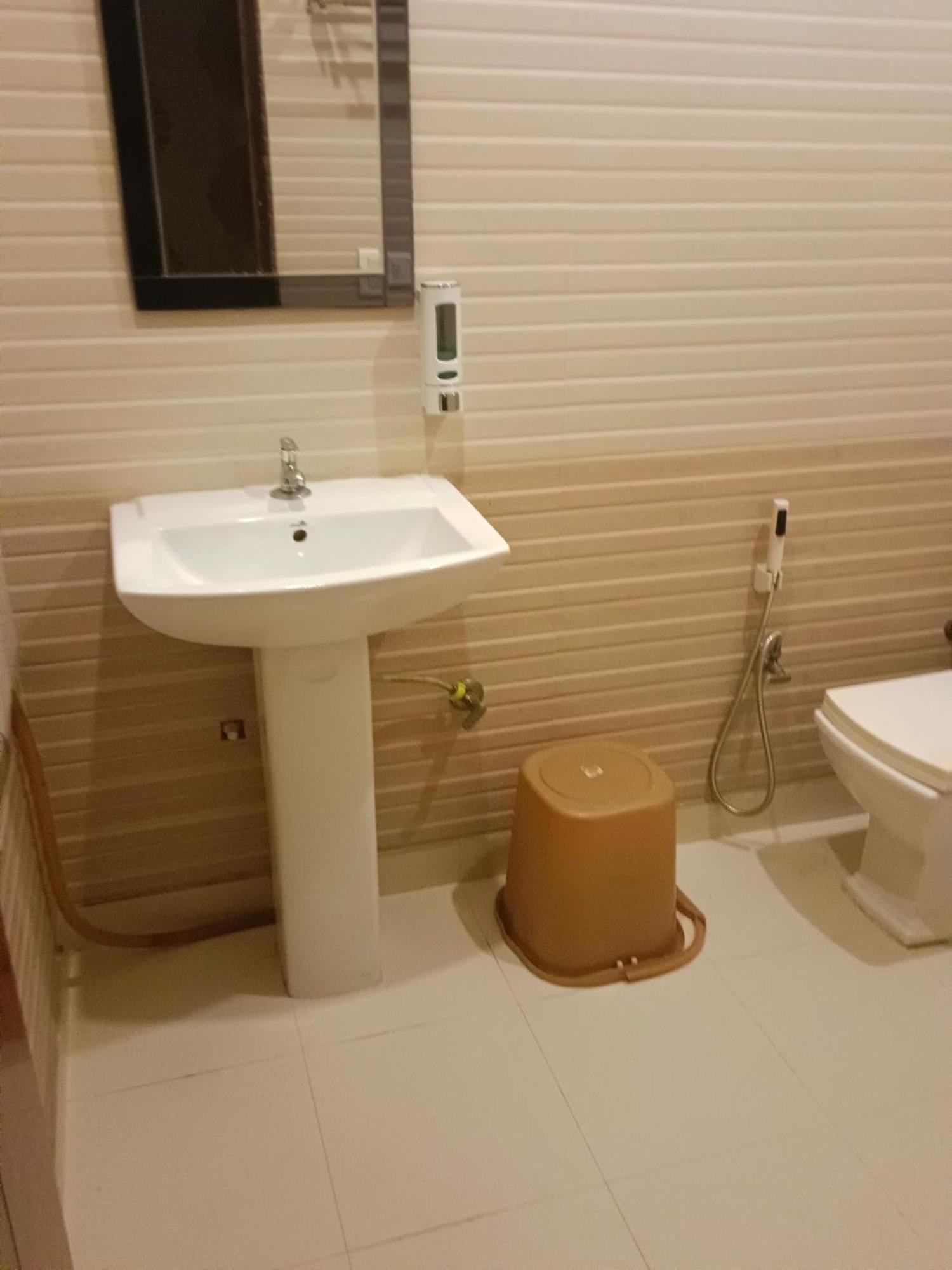 The Aura Grand Hotel & Banquet - A Unit Of Sitara Kollection Hotels Rohtak Exterior foto