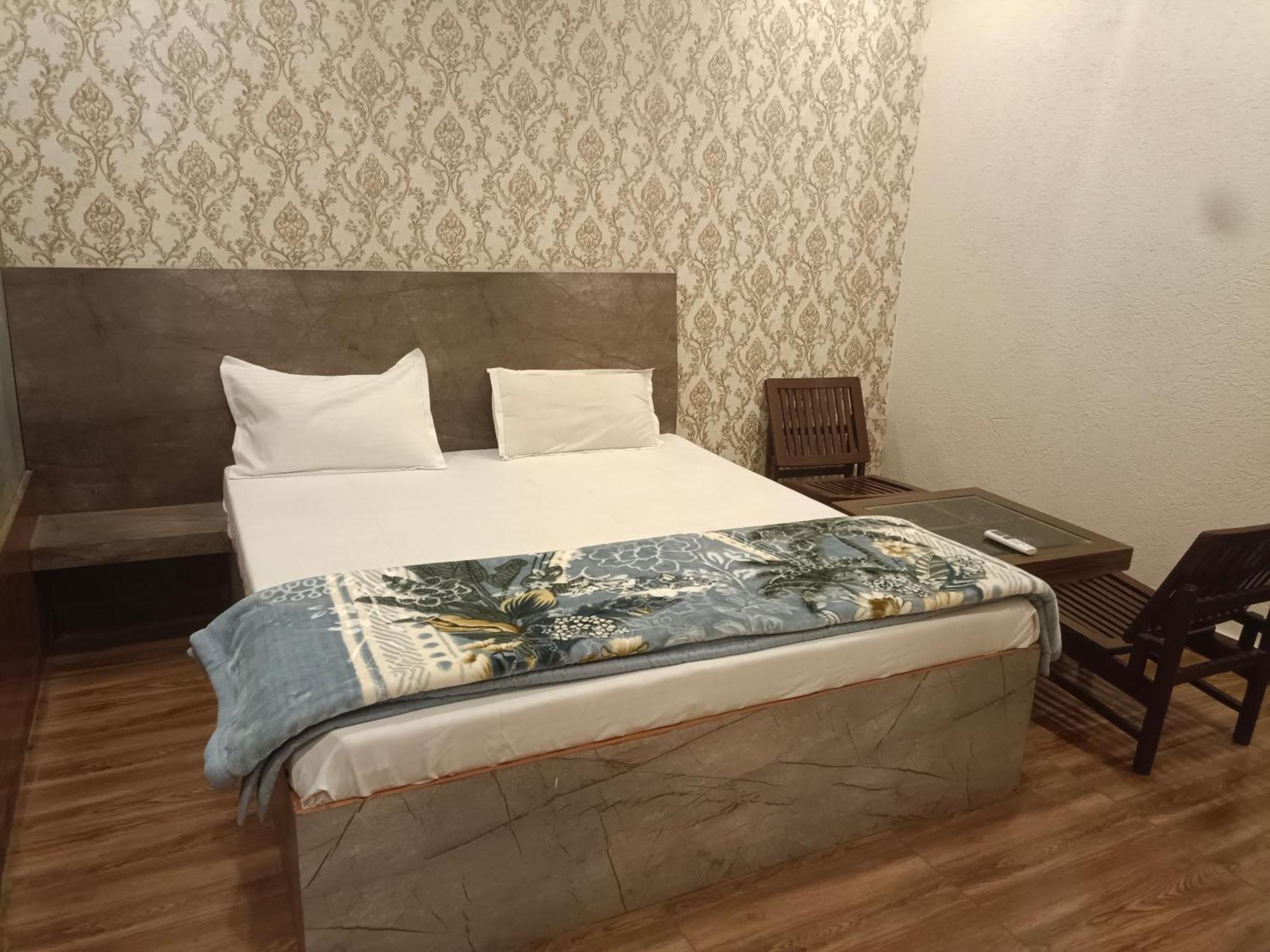 The Aura Grand Hotel & Banquet - A Unit Of Sitara Kollection Hotels Rohtak Exterior foto