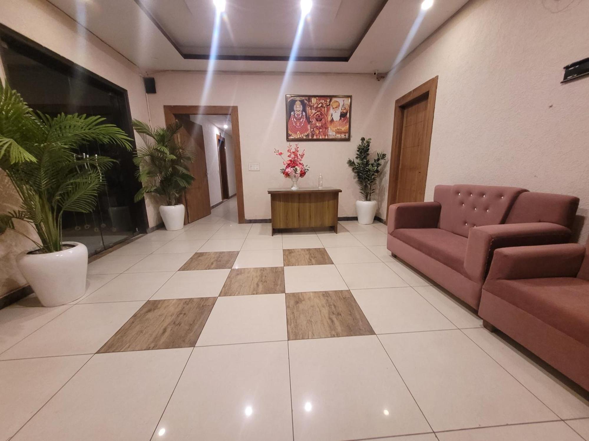 The Aura Grand Hotel & Banquet - A Unit Of Sitara Kollection Hotels Rohtak Exterior foto